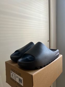 Adidas Yeezy slides