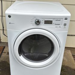 Dryer gE In Excellent Conditions🔥