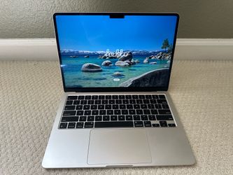 Apple MacBook Air 2022 | 16GB RAM | 256GB SSD | Excellent Condition