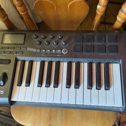M-Audio Axion 25 Keyboard 