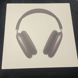 Brand New Apple AirPod Maxes 2nd Gen With Warrenty And Active Serial Number.