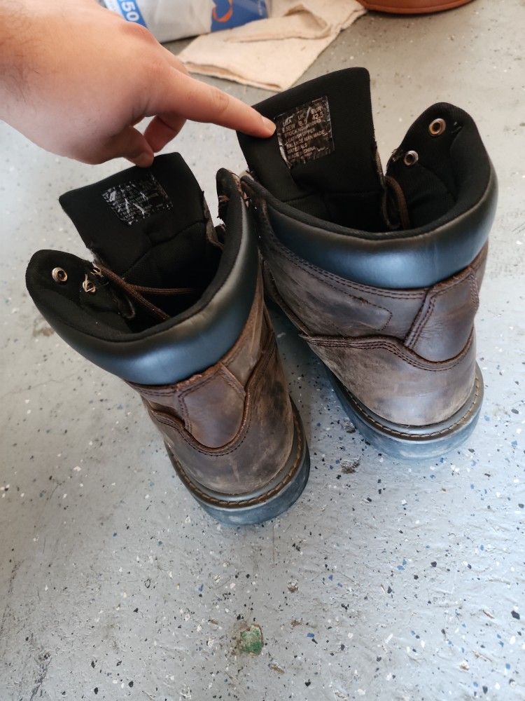 9.5 Wolverine Waterproof Work Boots 👢 