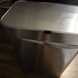 Simple human sensor trash can