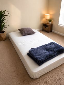 Twin XL Mattress- Clean & Comfortable