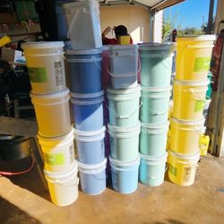 Hola tengo Javon Para lavar Ropa y Para lavar trastes y tambien cloro  Para lavar ropa  y suavitel  y tide pods y 


desengrasante  en cubeta de 5gall