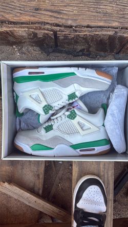 Nike SB x Air Jordan 4 Pine Green Sneakers