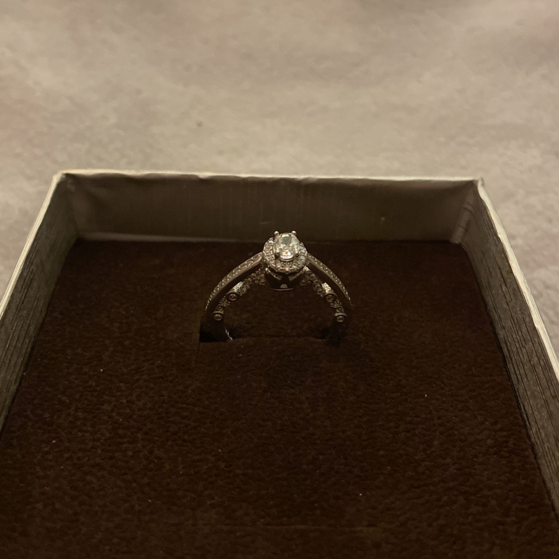 Oval Diamond Engagement Ring (SEE DESCRIPTION)