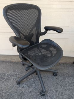 Herman Miller Aeron Size B Fully Loaded Ergonomic Office Desk Task Chair
