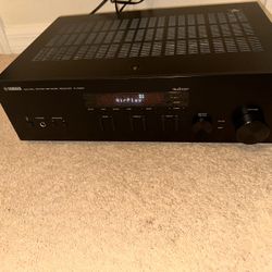 Yamaha R-N303 Network  Stereo receiver with Wi-Fi and Bluetooth Airplay