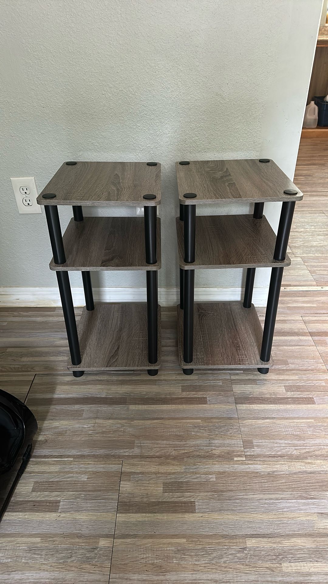 Set Of 2 End tables/Night Stands