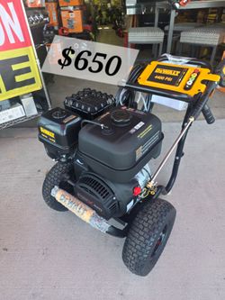 🔥 LAST ONE! DEWALT 4400 PSI 4.0 GPM Commercial Gas Pressure Washer – Like New – Only $650 🔥