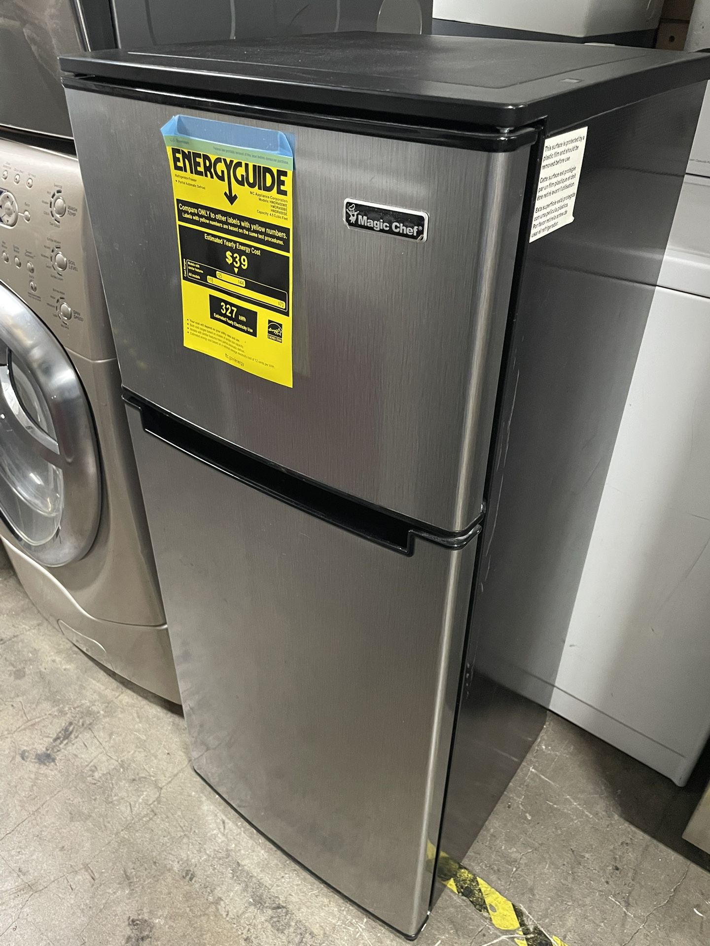 Nearly New Magic Chef 13cuft Mini Fridge