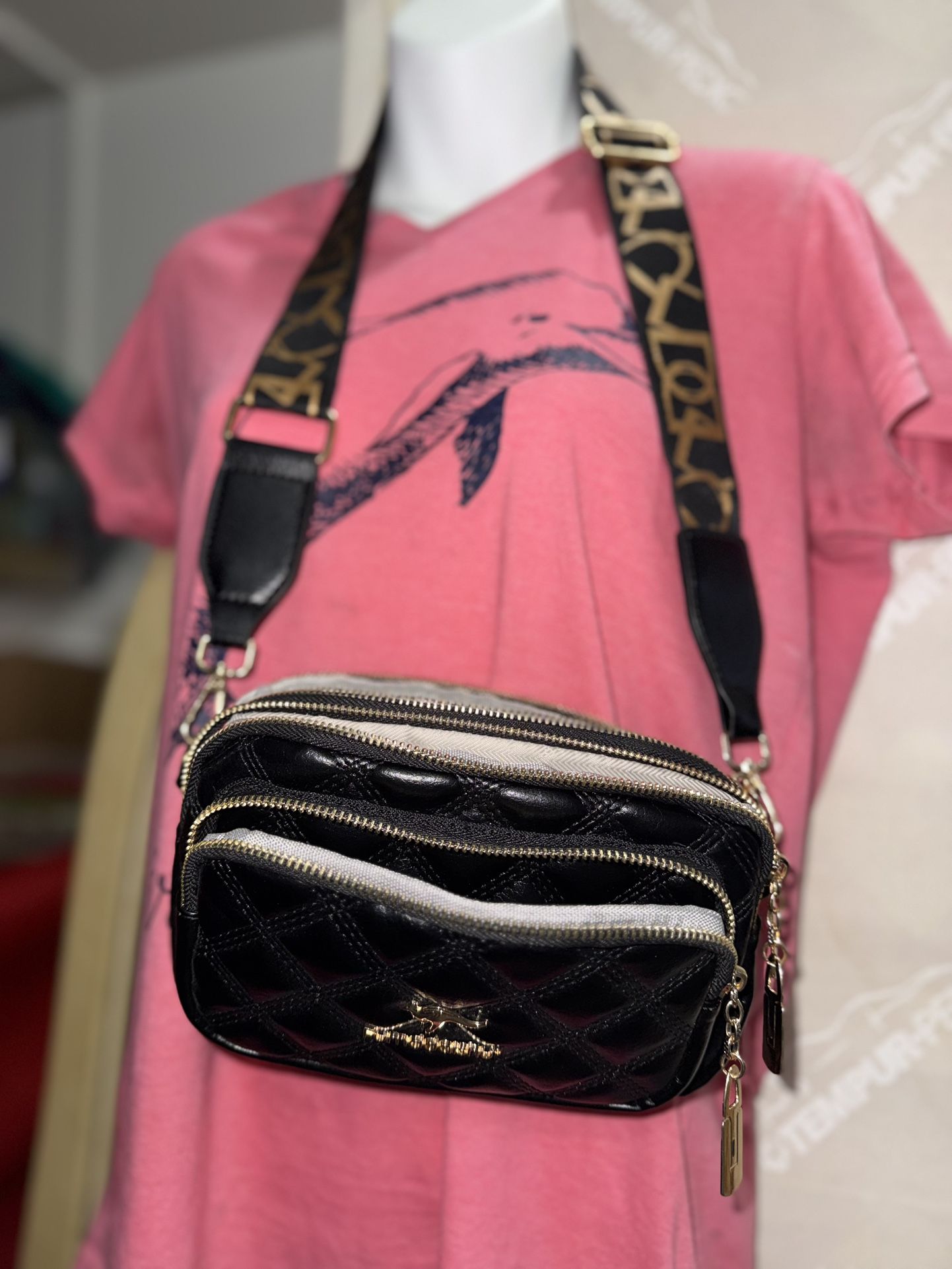 Nice Purse New Nevér Used Only $25