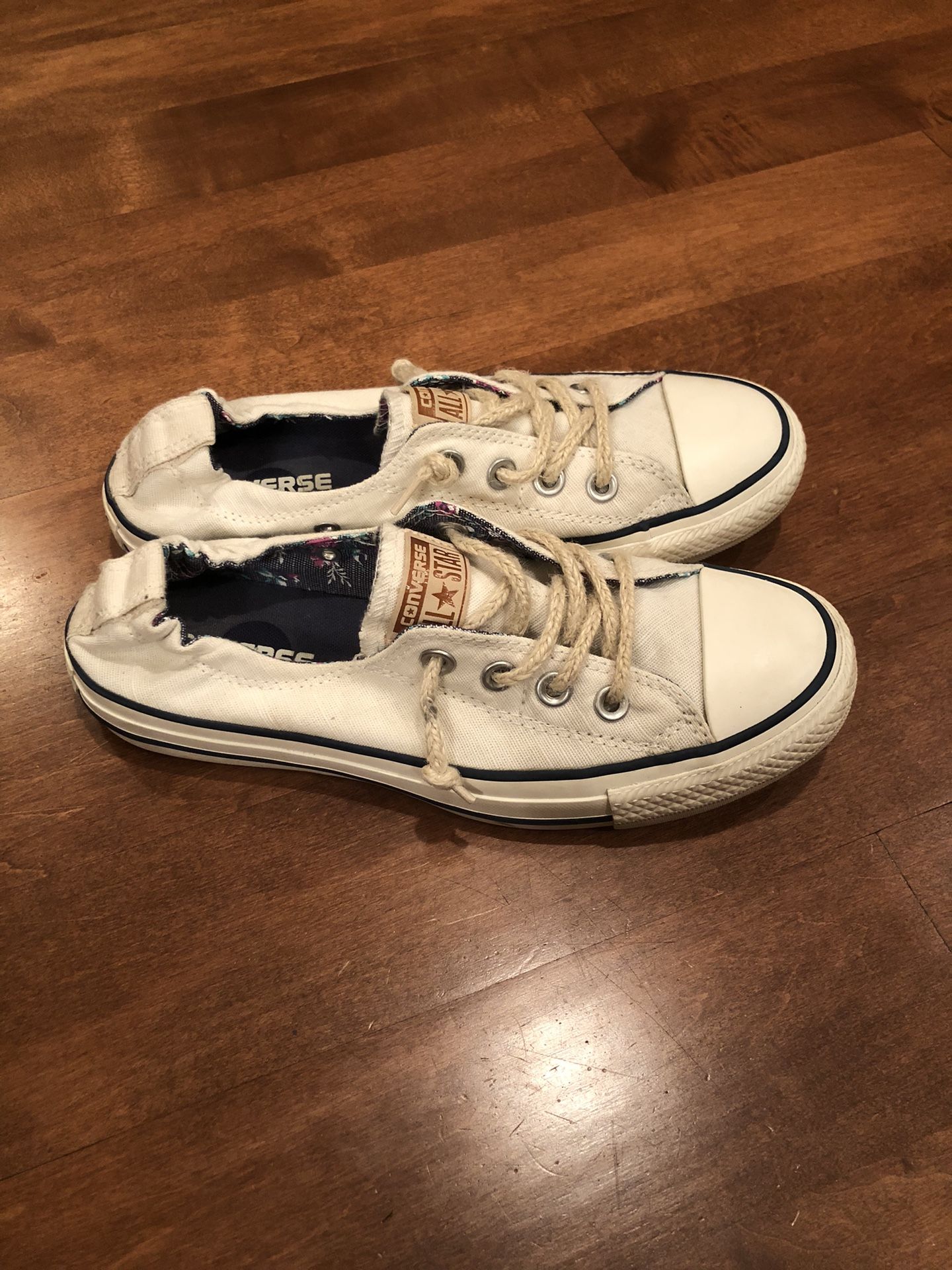 Woman’s Converse All Star Sneakers Shipping Available 