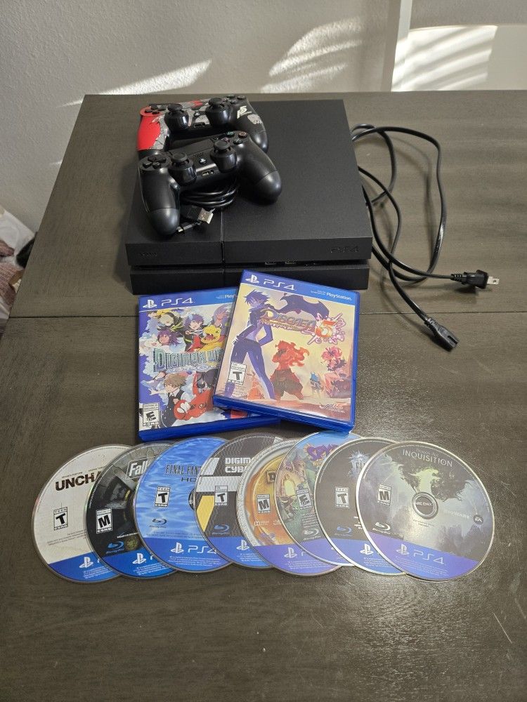 PS4 + 2 Controllers + 10 Games