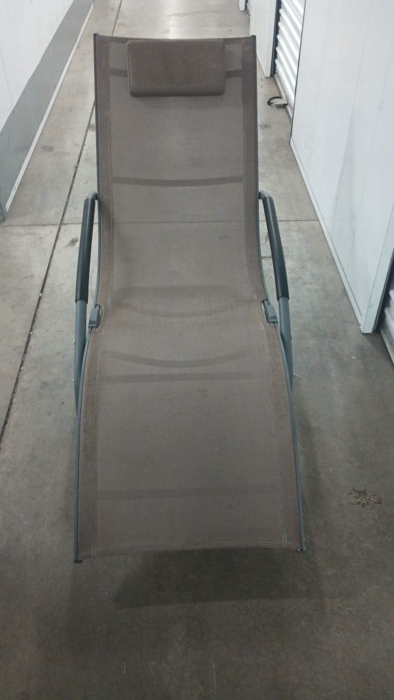 Vivere  Patio Lounge Chair 