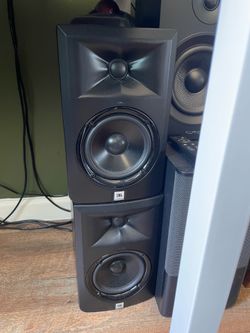 JBL LSR305 Studio Monitors