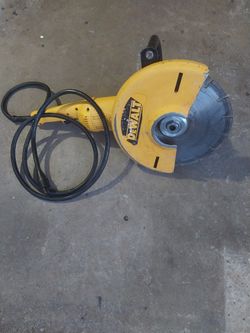 Electric Dewalt Concrete Saw 12" Still Blade  ( Condition Good  )