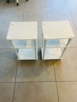 Set of 2 white nightstands