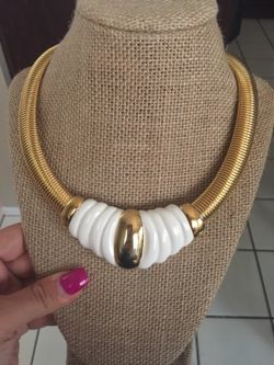 Beautiful collar $10