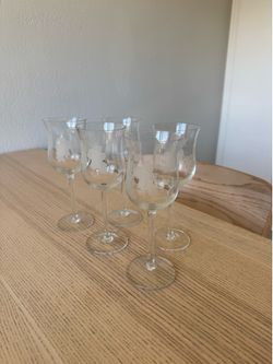 Wine glasses (5)