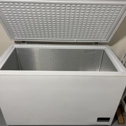 Insignia chest freezer 12.2 cubicle fit WiFi