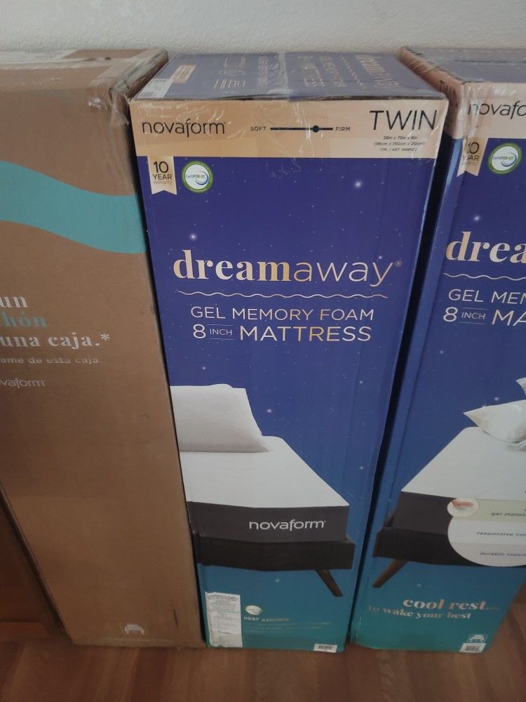 Brand New Novaform Dreamaway Inch Gel Memory Foam Mattress Twin