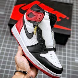 Jordan 1 Black Toe 4