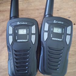 COBRA WALKIE TALKIE 2-WAY 22 CHANNEL 16 MILE RANGE