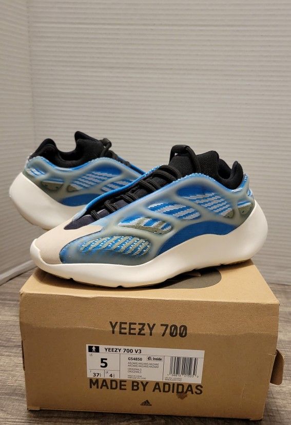 Yeezy Size 5