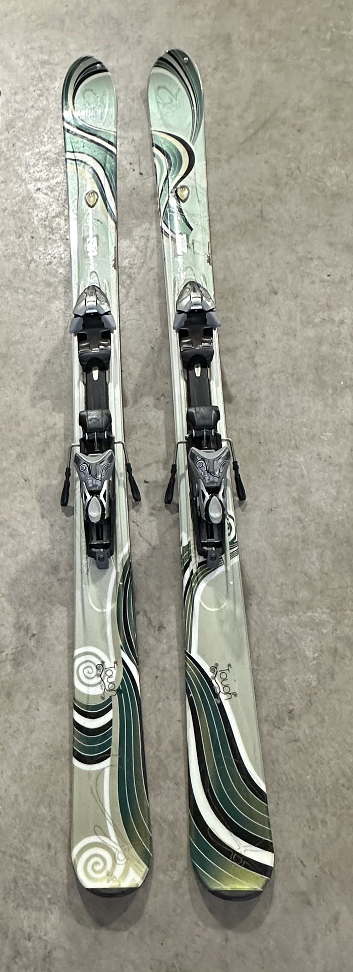 K2 Tough Luv Women’s Skis 170 cm / Marker Adjustable Bindings & Rossignol Poles