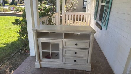 Cream TV stand/Dresser