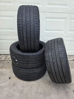 Like New 255/45R19 Pirelli Scorpion MS TO Elect PNCS tires