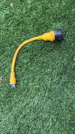 Marinco EEL Shore Power Pigtail Adapter, 15 Amp 125V Male to 30A 125V Female