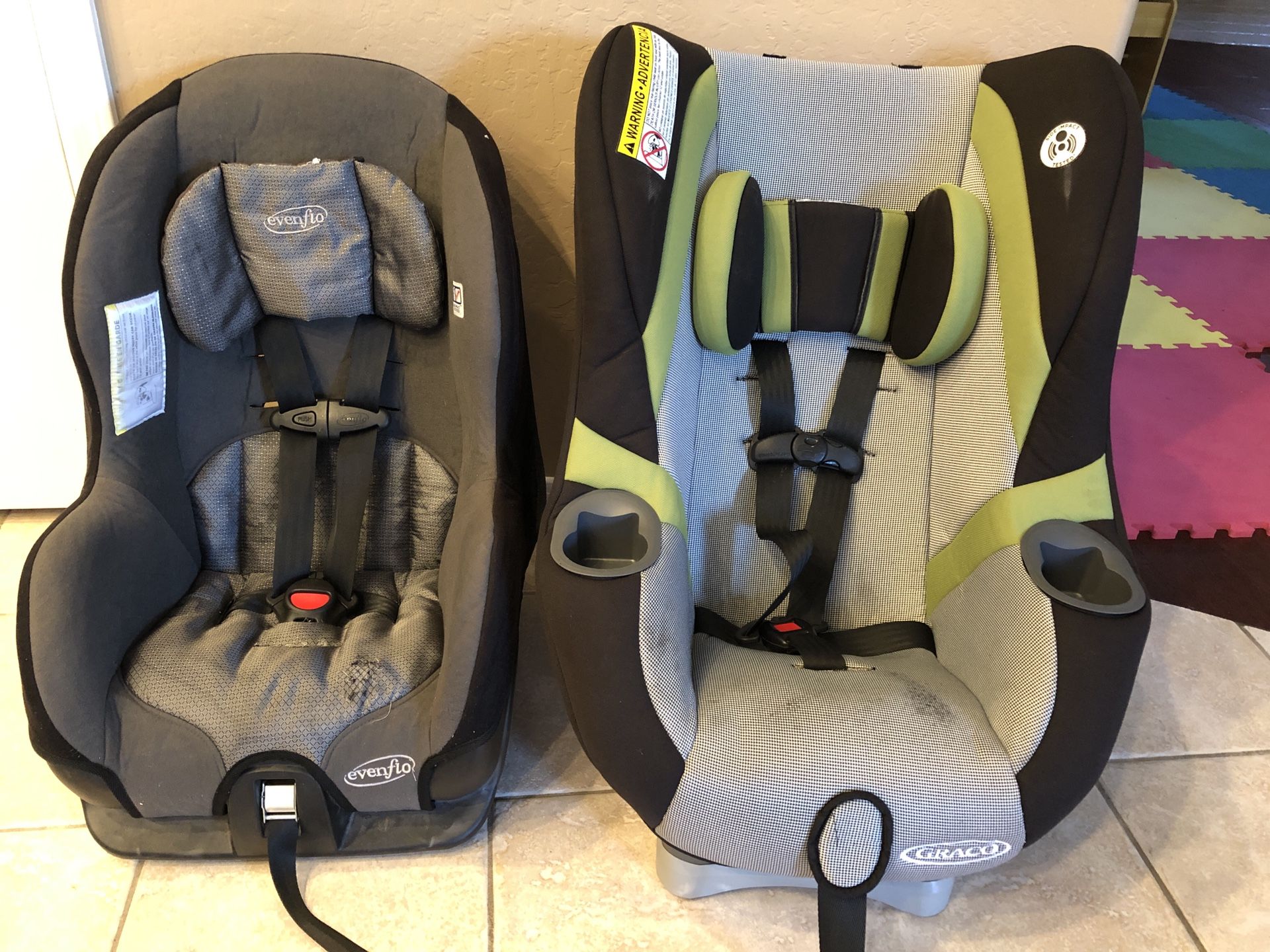 2 Car Seats - Graco & Evenflo