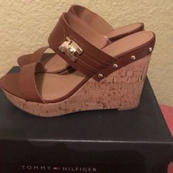 SemiNew Tommy Wedges 