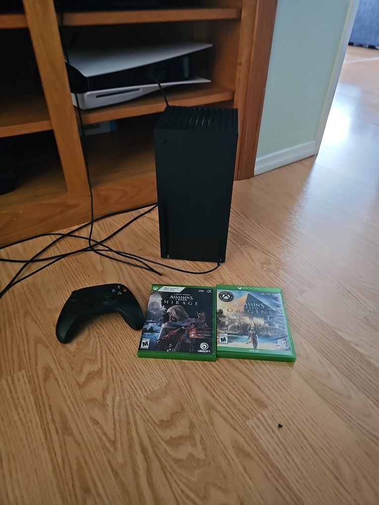 Used Xbox Series X With Controller And 2 Assassin's Creed Games