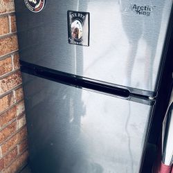 College Dorm fridge/freezer 