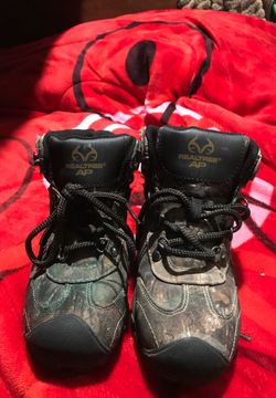 Hunting boots