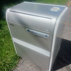 Haier Portable AC 8000 BTU W/ Remote 