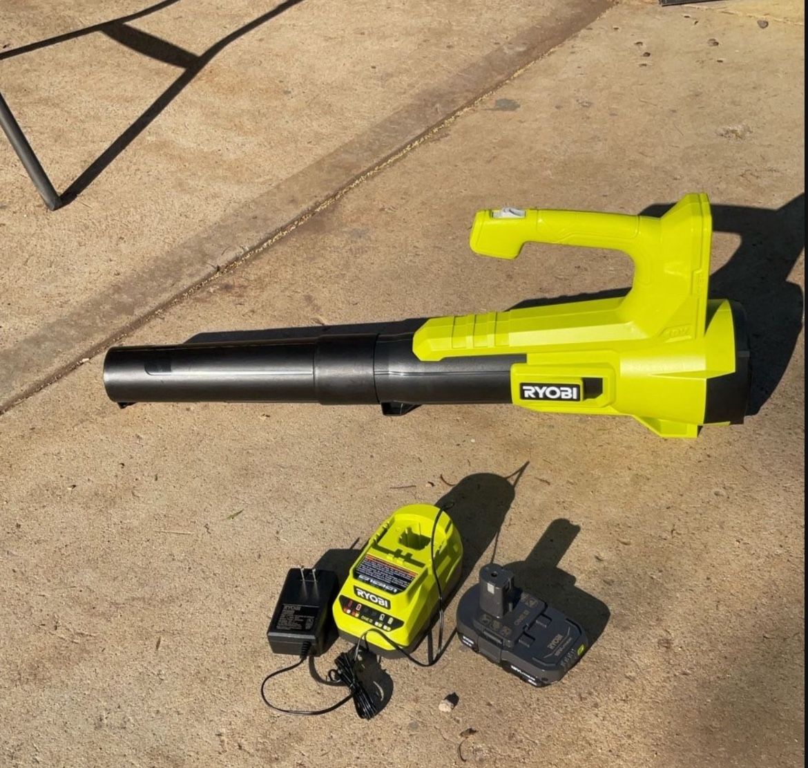 RYOBI ONE+ 18V 90 MPH 250 CFM Cordless Battery Leaf Blower/Sweeper with 2.0 Ah Battery and Charger