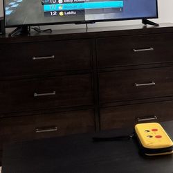 Brown Dresser and 2 Nightstands 