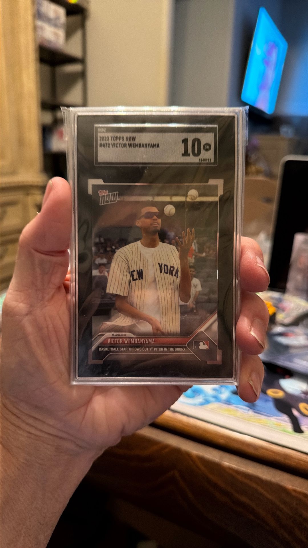 SGC GM 10 Victor Woman Llama Pops Now