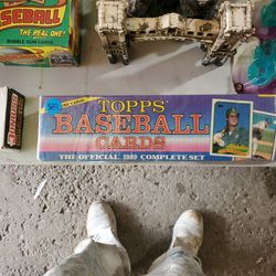 Sealed 1989 Topps Baseball Cards (Griffey Rookie)