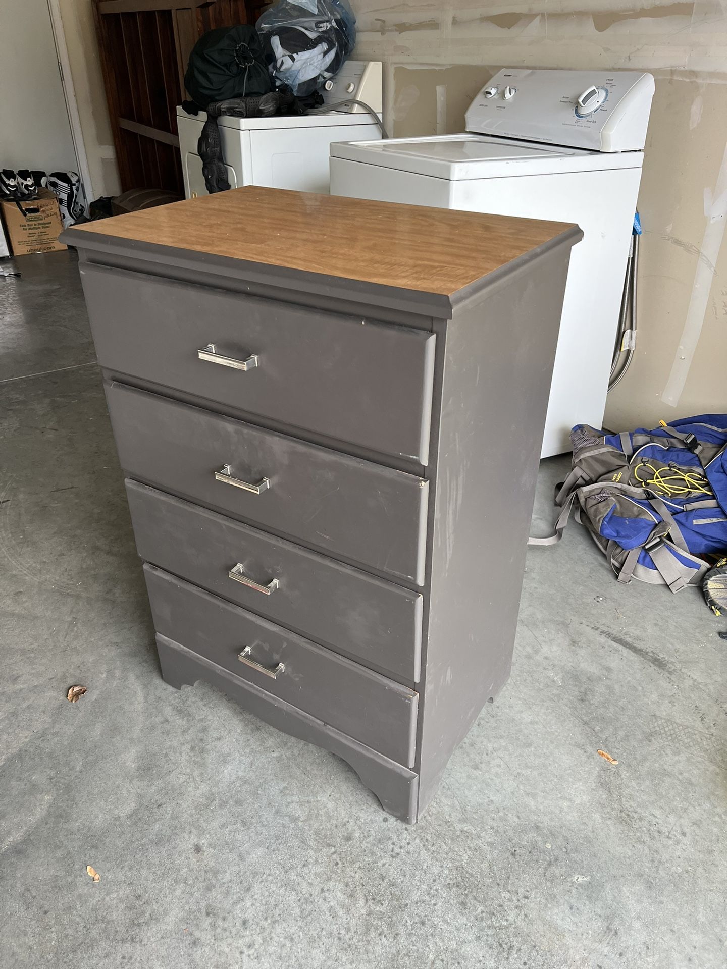 Dresser 