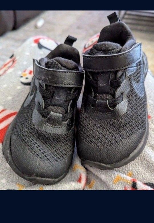 Black Nike 7C