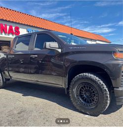 Toyota kmc km552 package with tires it wheels only