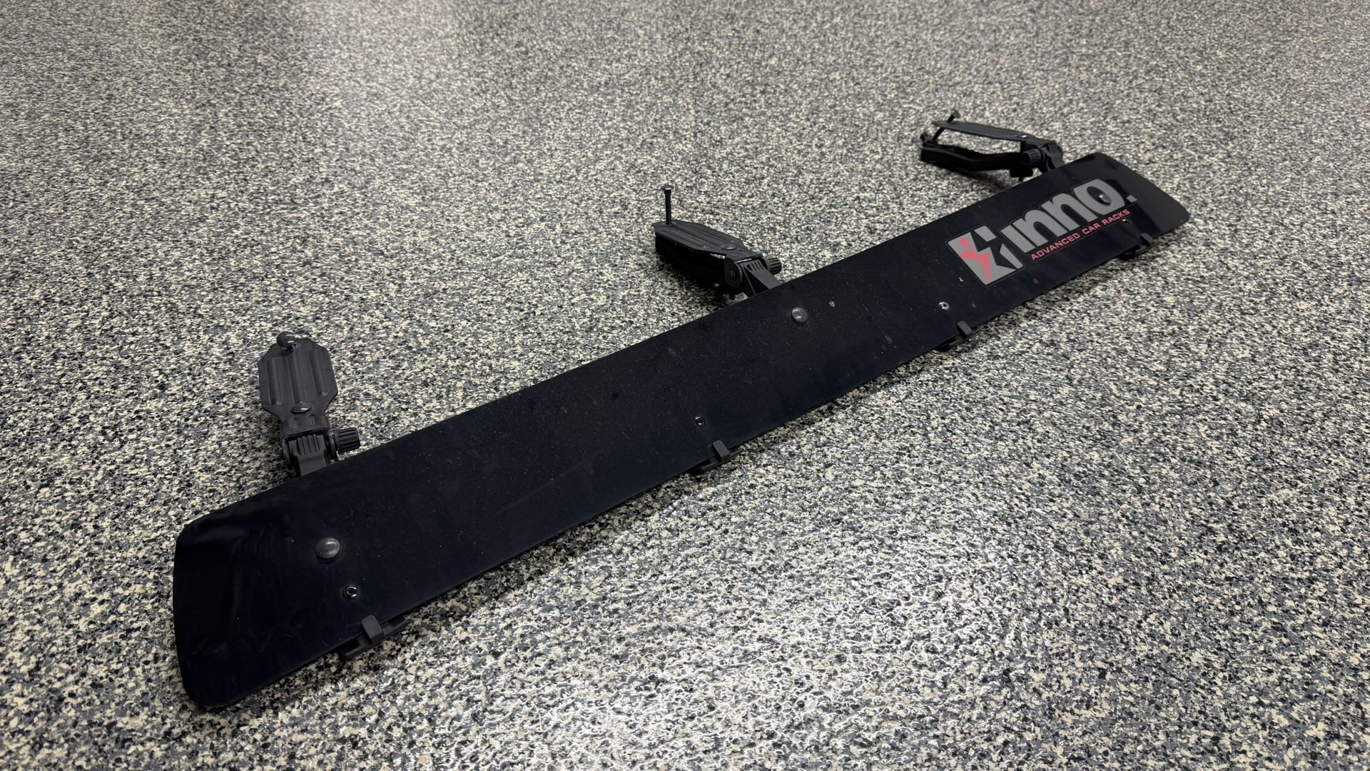 INNO INA261 Medium Universal Mount Wind Fairing