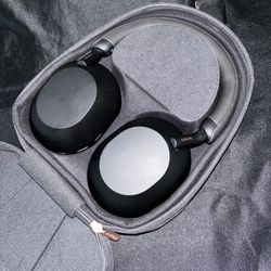 sony xm5 headphones 
