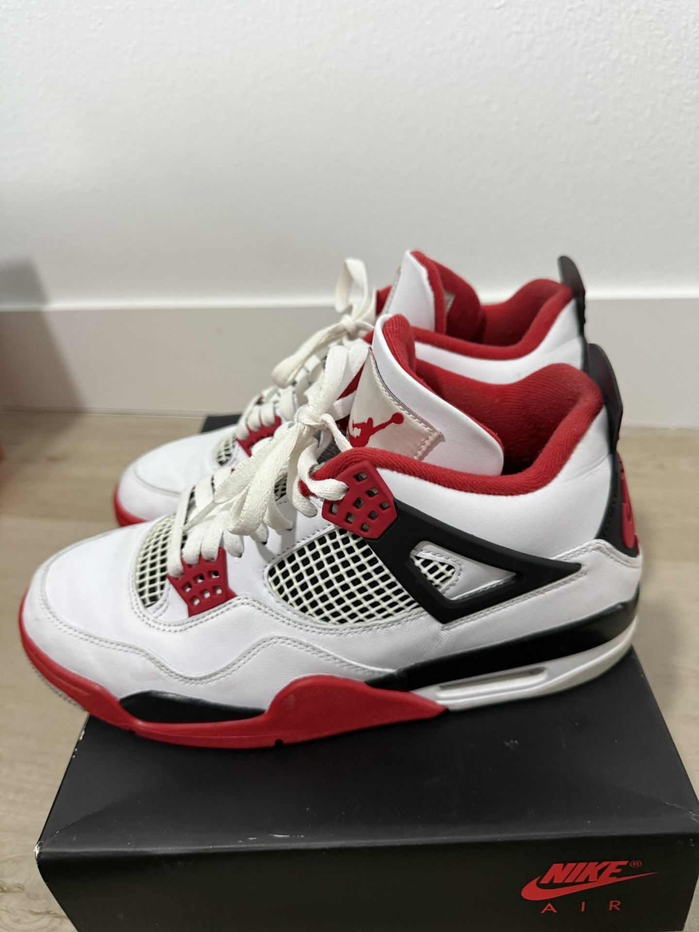 Air Jordan 4 Retro Fire Red 2020 Sz 9